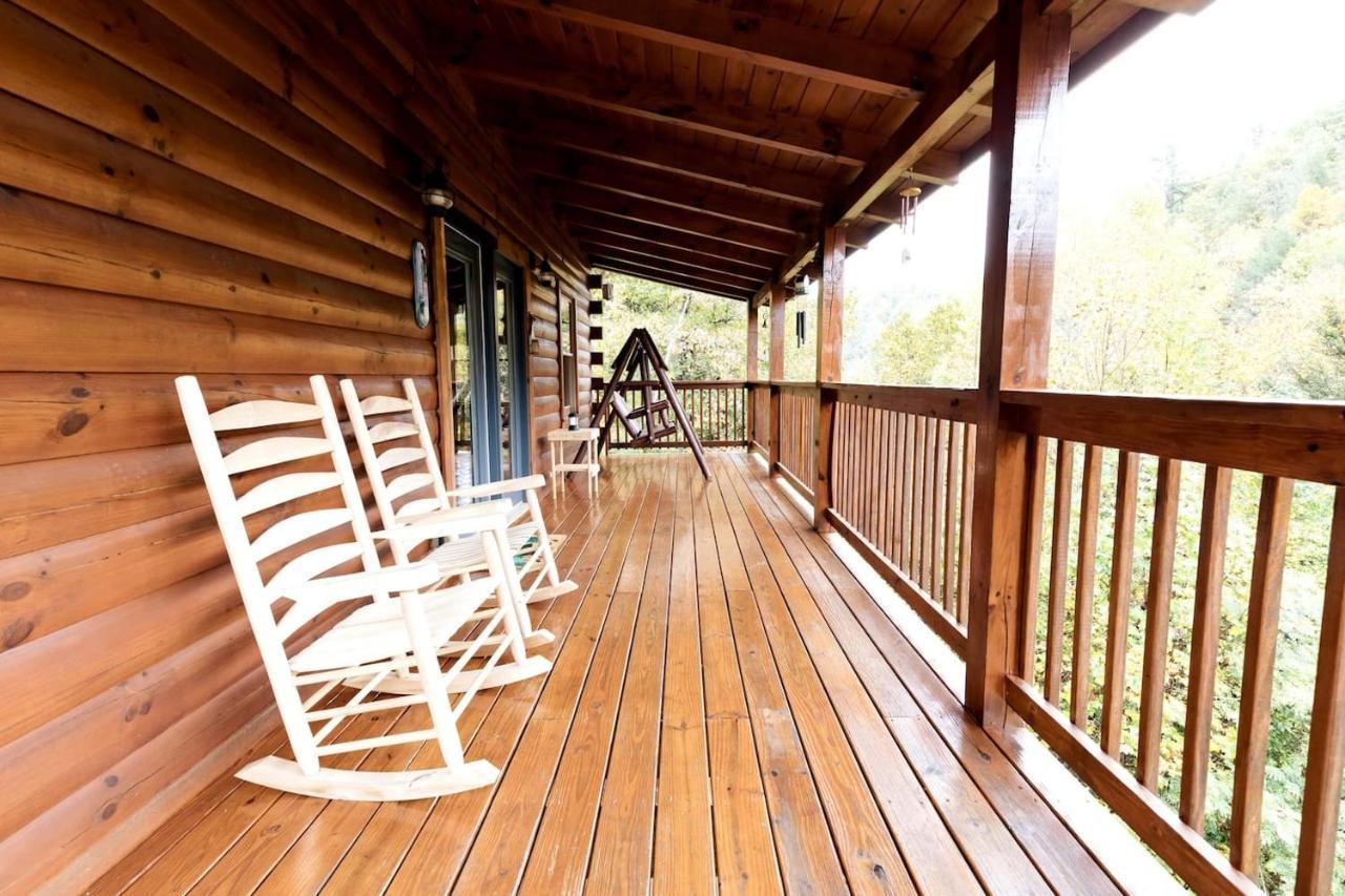 Smoky Mtn Hideaway - Cabin W/ Hot Tub & Pool Table Βίλα Sevierville Εξωτερικό φωτογραφία