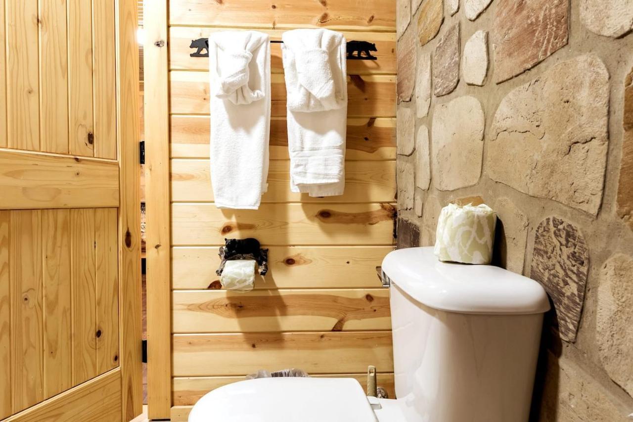 Smoky Mtn Hideaway - Cabin W/ Hot Tub & Pool Table Βίλα Sevierville Εξωτερικό φωτογραφία