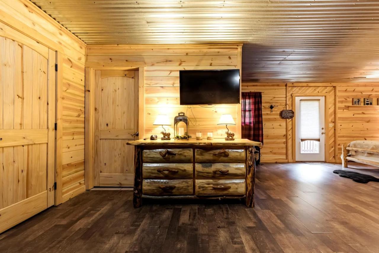 Smoky Mtn Hideaway - Cabin W/ Hot Tub & Pool Table Βίλα Sevierville Εξωτερικό φωτογραφία