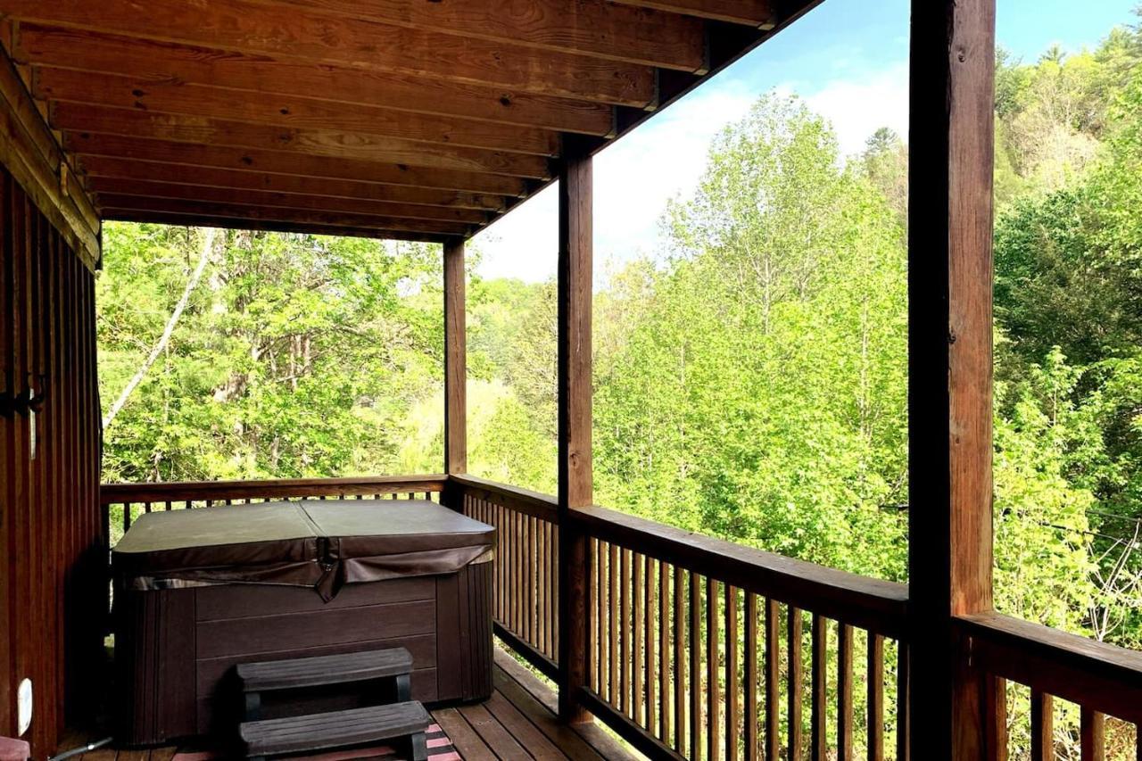 Smoky Mtn Hideaway - Cabin W/ Hot Tub & Pool Table Βίλα Sevierville Εξωτερικό φωτογραφία